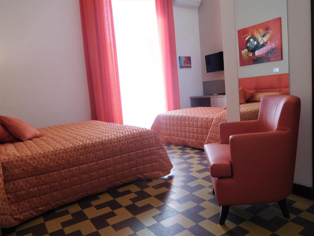 Hotel Etnea Royal Suites - Resim 15