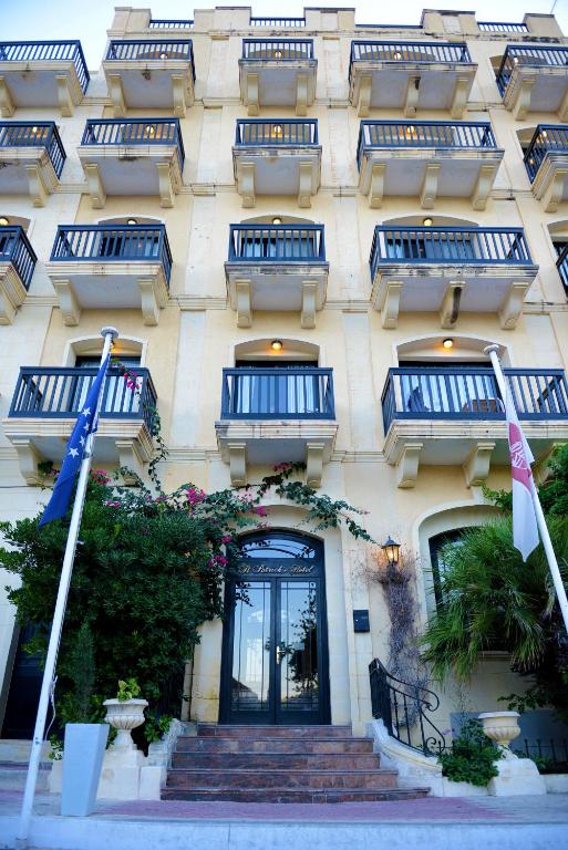 Majutusasutuse St. Patrick's Hotel fassaad või sissepääs