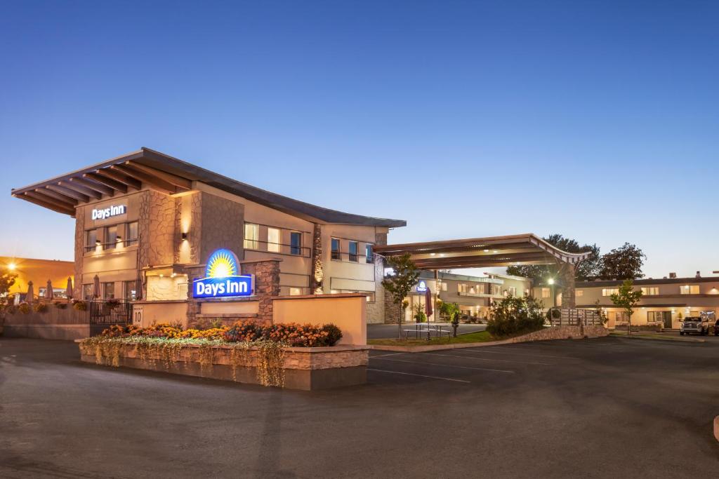 Days Inn by Wyndham Montreal East - Resim 38