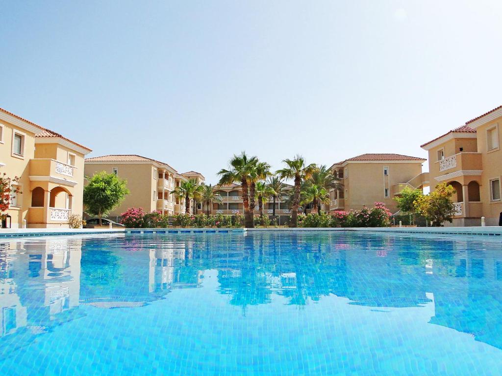 Bazén v ubytování Apartment Res Mediterraneo-5 by Interhome nebo v jeho okolí