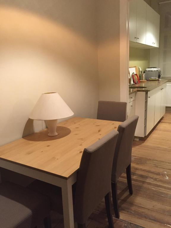 Kuchyň nebo kuchyňský kout v ubytování Hasselt City Garden Duplex