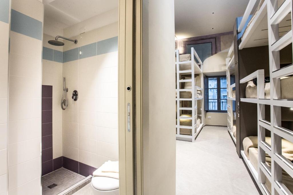 Little Italy Hostel Ex Chiesa S Donato - Posto Letto In Dormitorio Misto Con 12 Letti