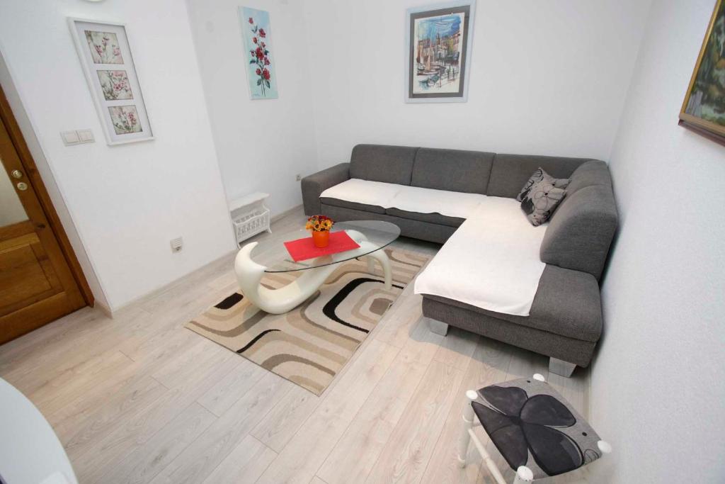 Posedenie v ubytovaní APARTMANI IVONA & IVO
