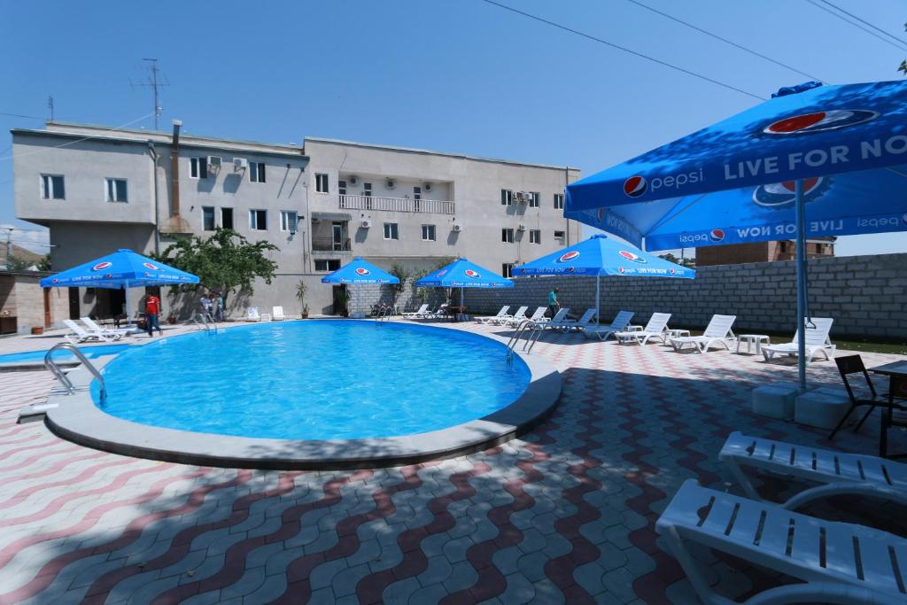 Bazén v ubytování White House Hotel nebo v jeho okolí