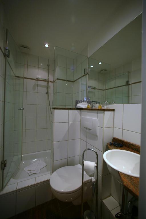 Koupelna v ubytování Hotel Gutenberg