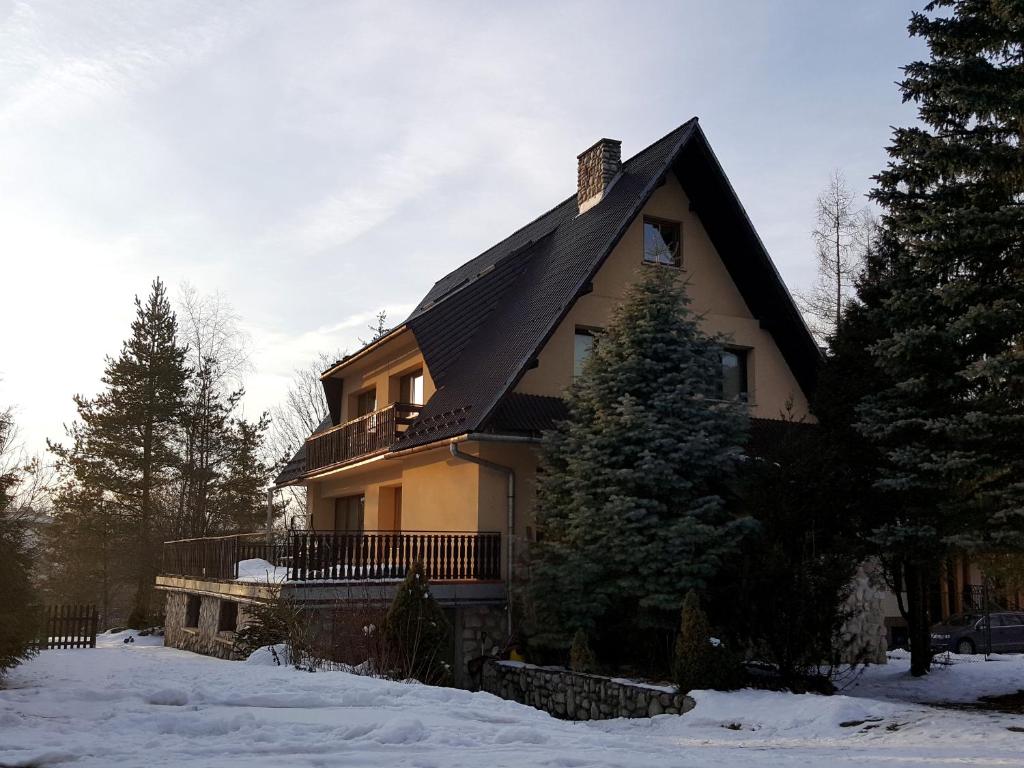 POKOJE GOŚCINNE WILCZNIK 12 v zime