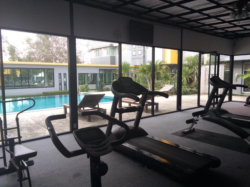 Fitness centrum a/nebo fitness zařízení v ubytování The Park 304 Executive Serviced Apartment