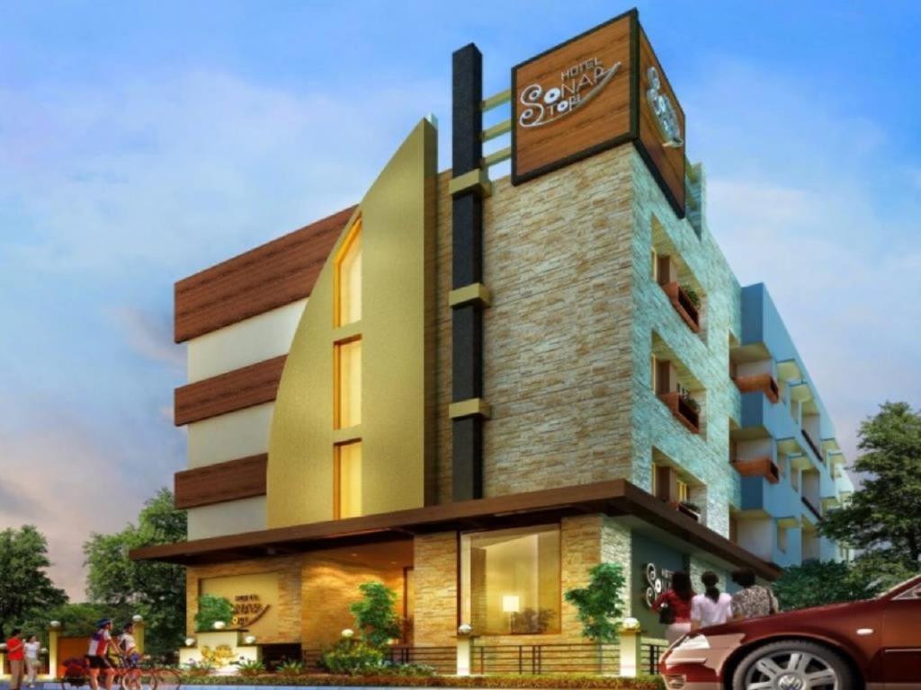 a revestimiento de un edificio en Hotel Sonar Tori en Agartala