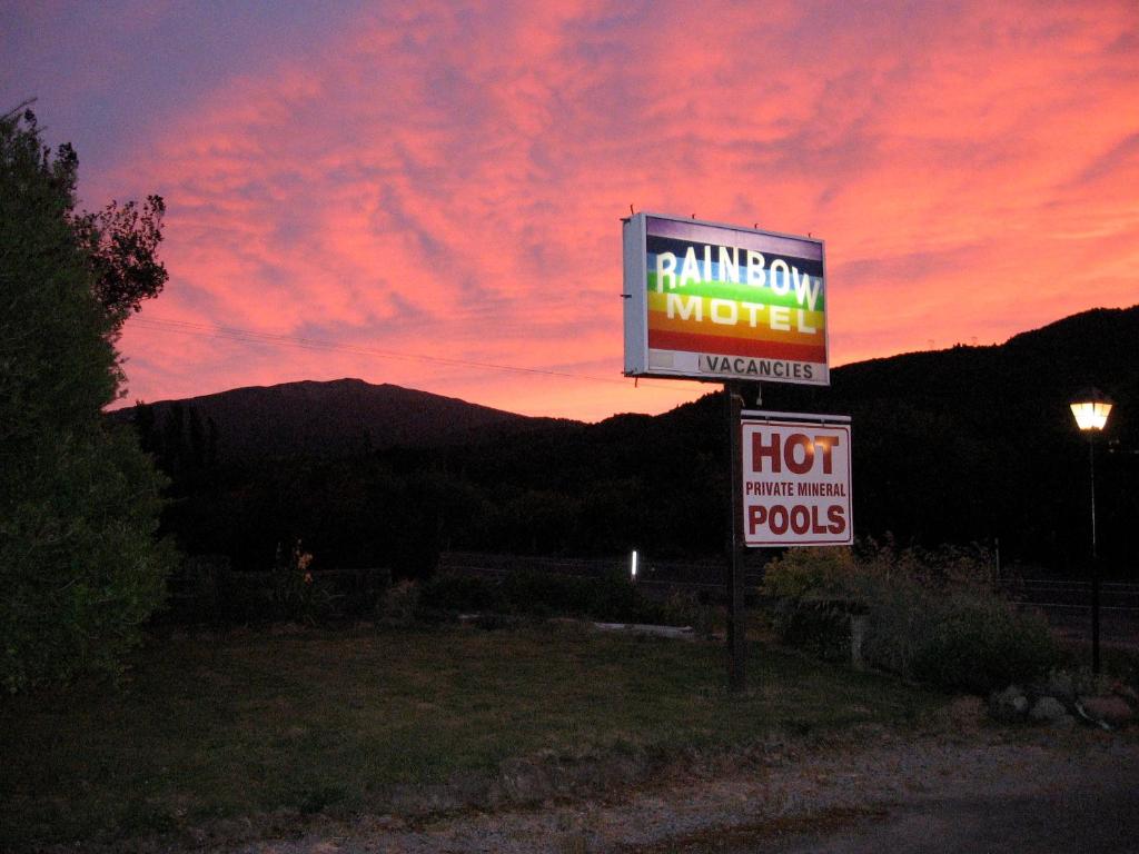 Rainbow Motel & Hot Pools