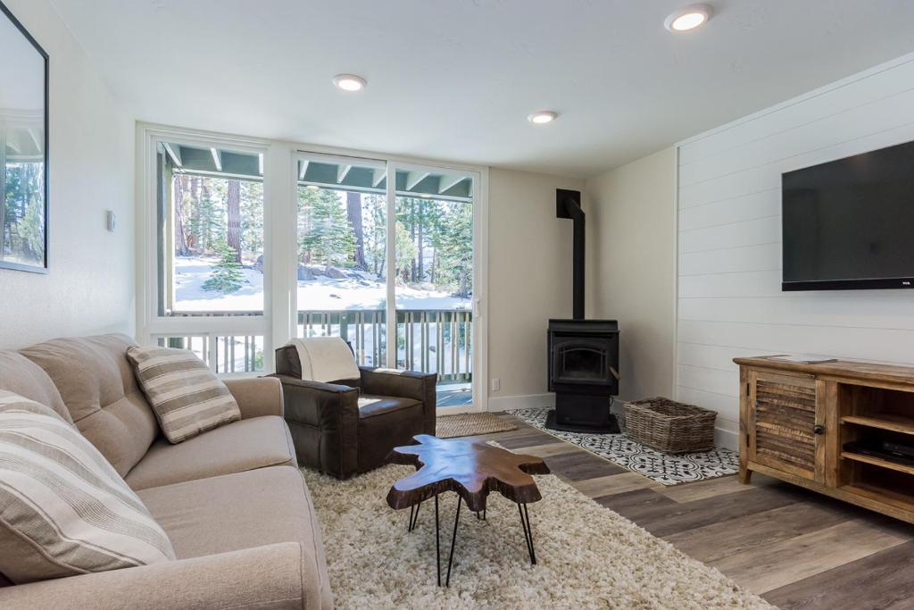 Gallery image of Crestview 35 in Mammoth Lakes