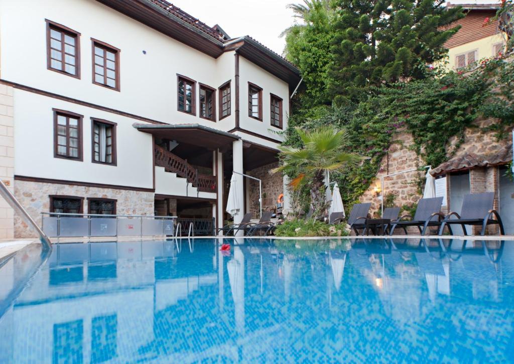 Bazén v ubytování Dogan Hotel nebo v jeho okolí