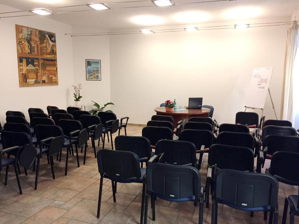 Zaplecze biznesowe lub konferencyjne w obiekcie Hotel Ligure