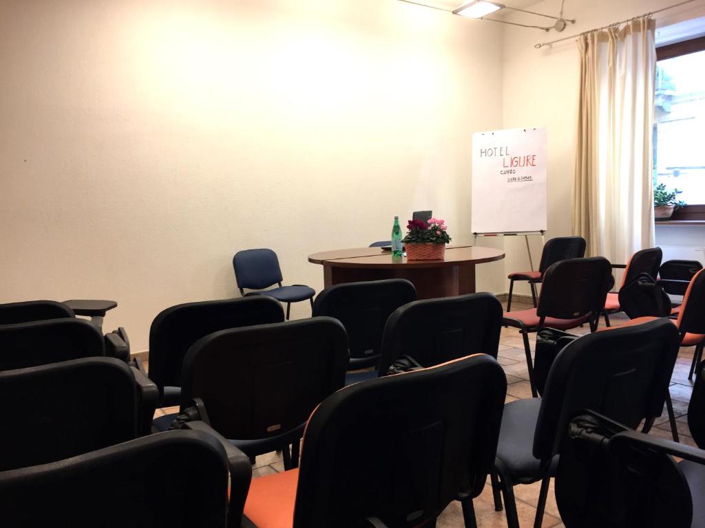 Zaplecze biznesowe lub konferencyjne w obiekcie Hotel Ligure