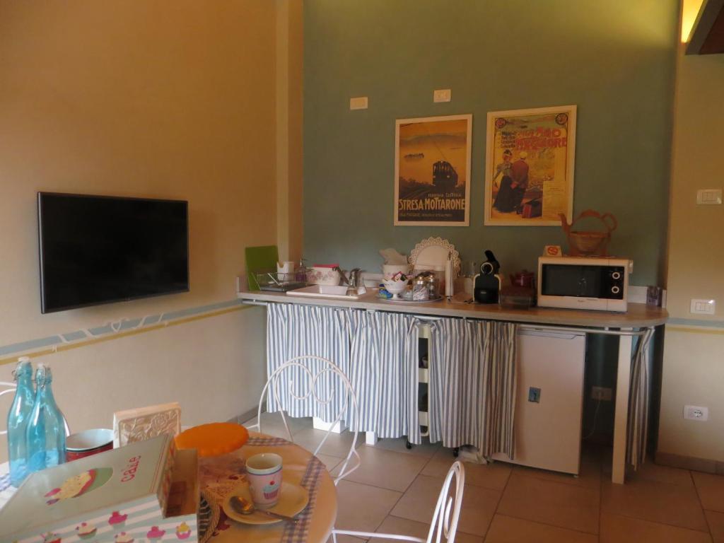 Kuchnia lub aneks kuchenny w obiekcie B&B Il Rovere