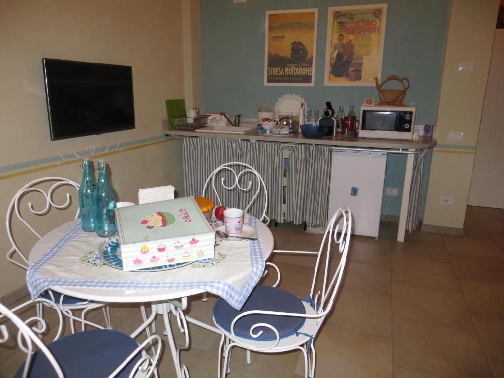 Kuchnia lub aneks kuchenny w obiekcie B&B Il Rovere