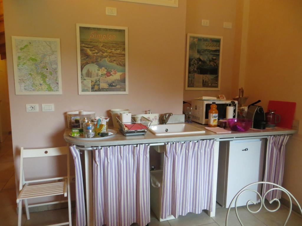 Kuchnia lub aneks kuchenny w obiekcie B&B Il Rovere