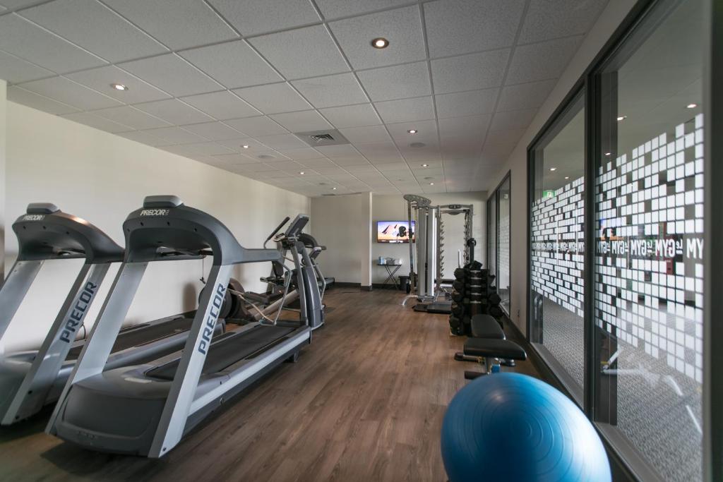 Fitness centrum a/nebo fitness zařízení v ubytování Hôtel du Domaine, centre de villégiature et de congrès