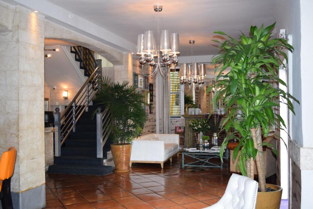 Posezení v ubytování Shelley Hotel