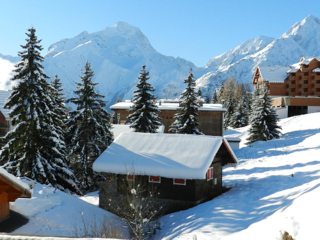 Hotel Le Cairn, Les Deux Alpes – Updated 2023 Prices
