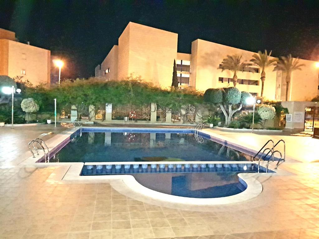 Bazén v ubytování Orihuela Costa Costamarina Cabo Roig Apartamentos TIKASA nebo v jeho okolí