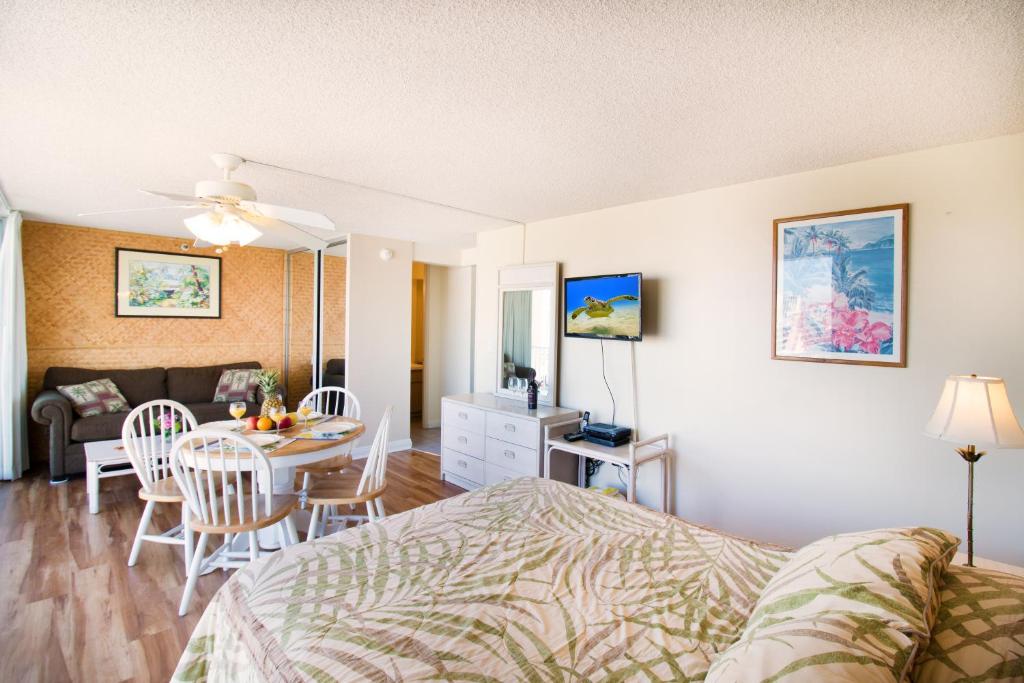 Aloha Oasis, Ocean View Studio, Near Waikiki Beach - Apartment