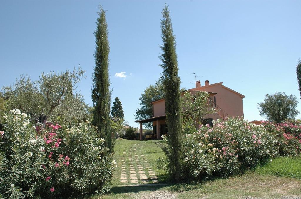 Giardino di Agriturismo Pian dei Pini