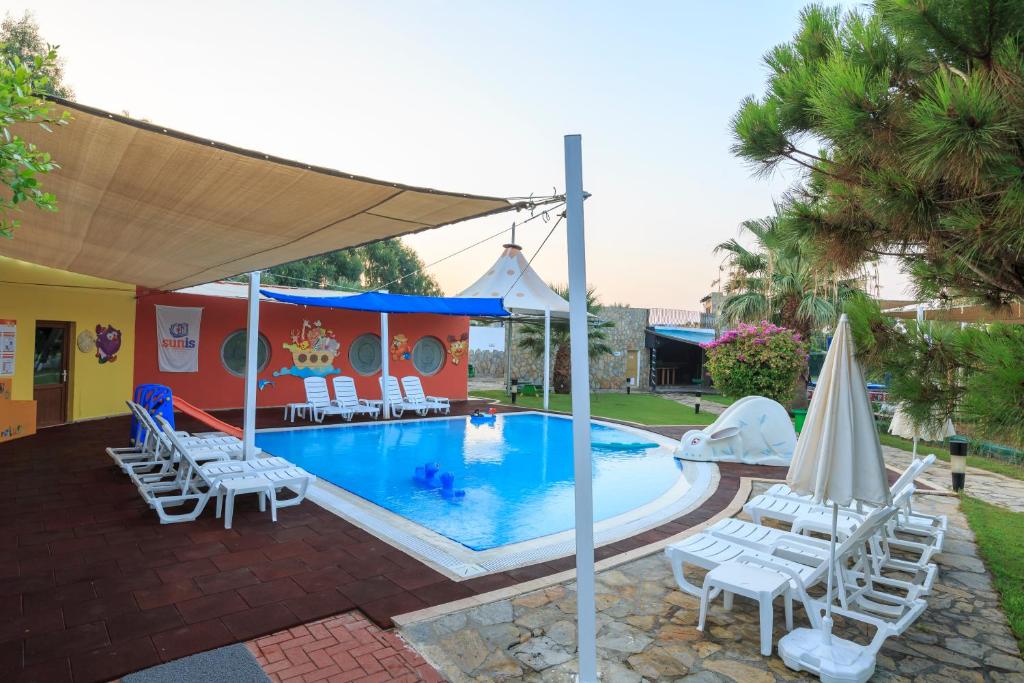 Bazén v ubytování Sunis Elita Beach Resort Hotel & SPA nebo v jeho okolí