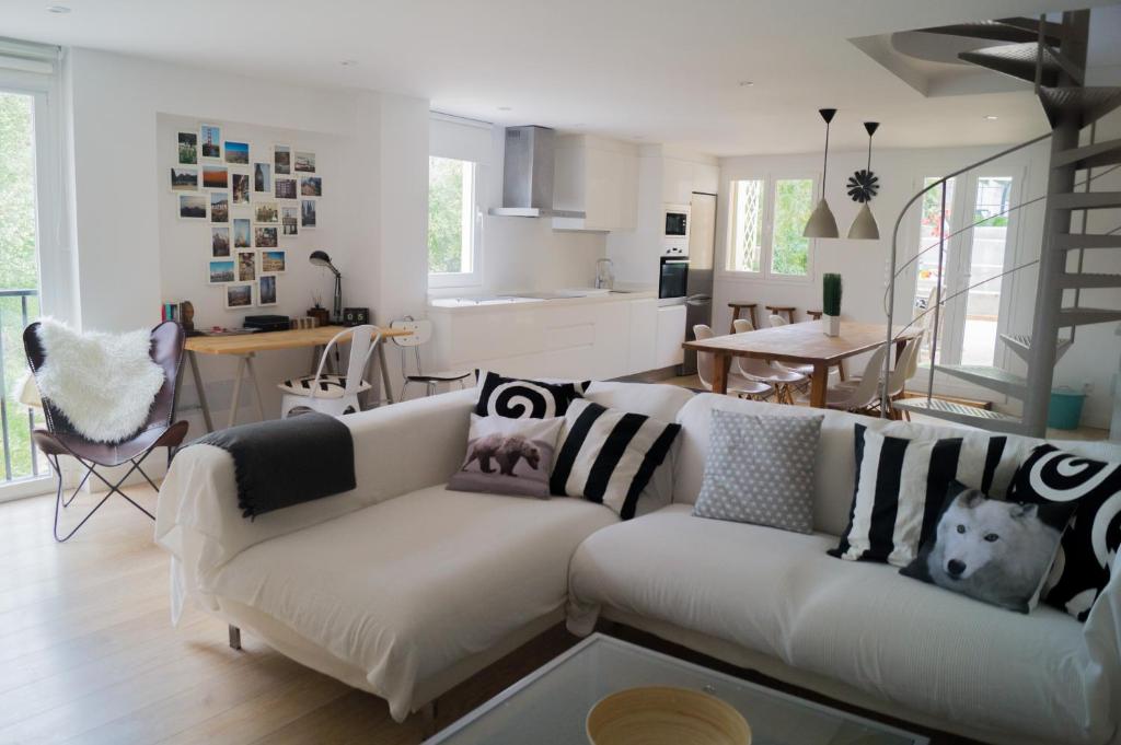 A seating area at Casa Gema
