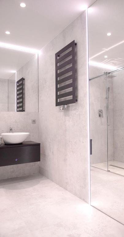 Dr Mandryk HOUSE - 10