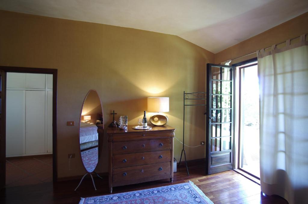 A Casa Di Angela a Carbonia - Rilassante B&B con Piscina