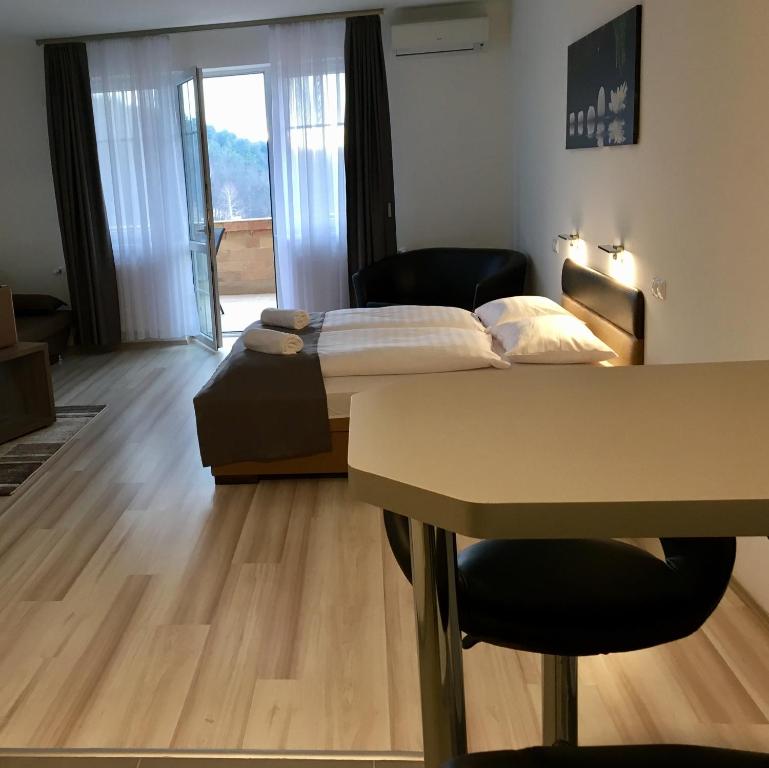 Fotografie z fotogalerie ubytování F&M Apartman v destinaci Egerszalók