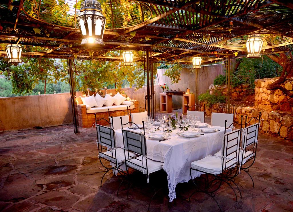 Restaurace v ubytování Domaine La Source