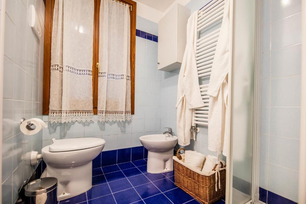 Koupelna v ubytování Venice and Venice Apartments - private rooms in shared apartment