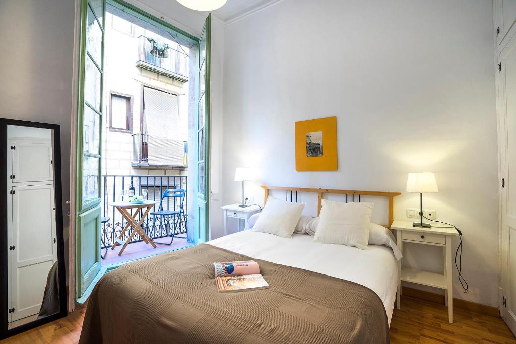 Apartment Friendly Rentals Esparteria, Barcelona, Spain ...