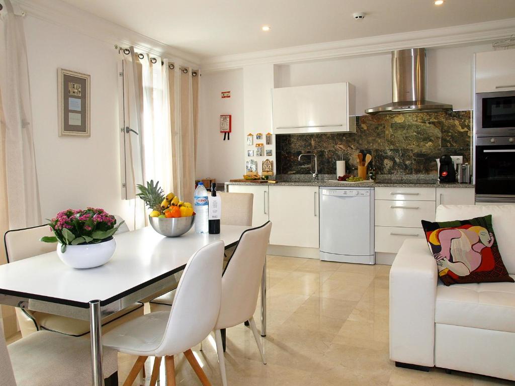 HENRI'S APARTMENTS - Pateo de Santo António - 6