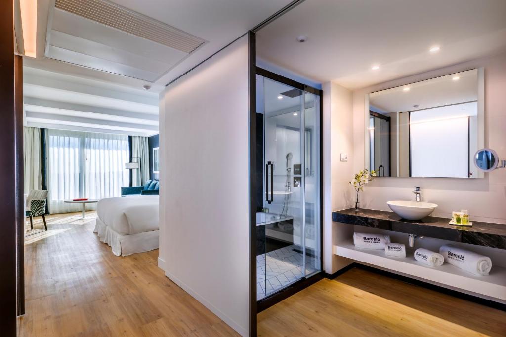 
Premium Double or Twin Room
