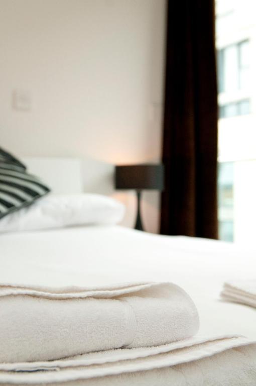 Cleyro Serviced Apartments - Finzels Reach - 