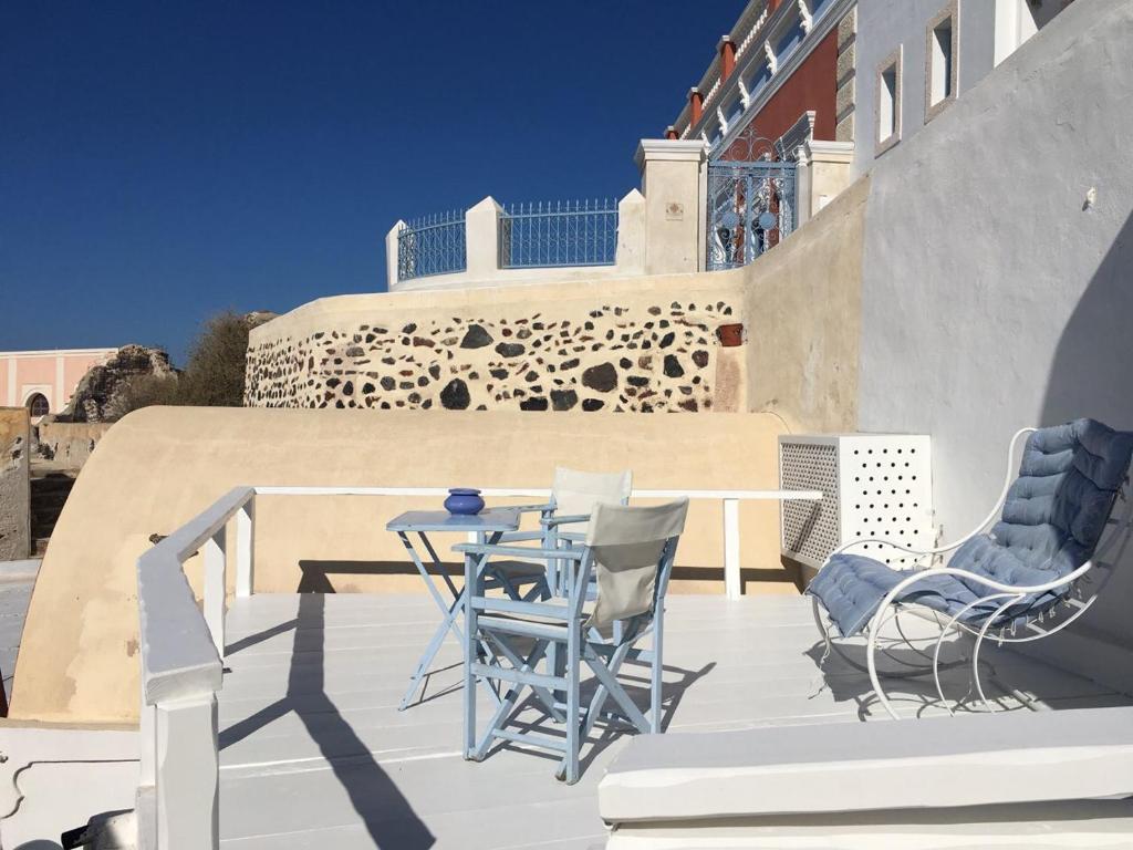 Balkón nebo terasa v ubytování OIA UNIQUE HOMES by K&K