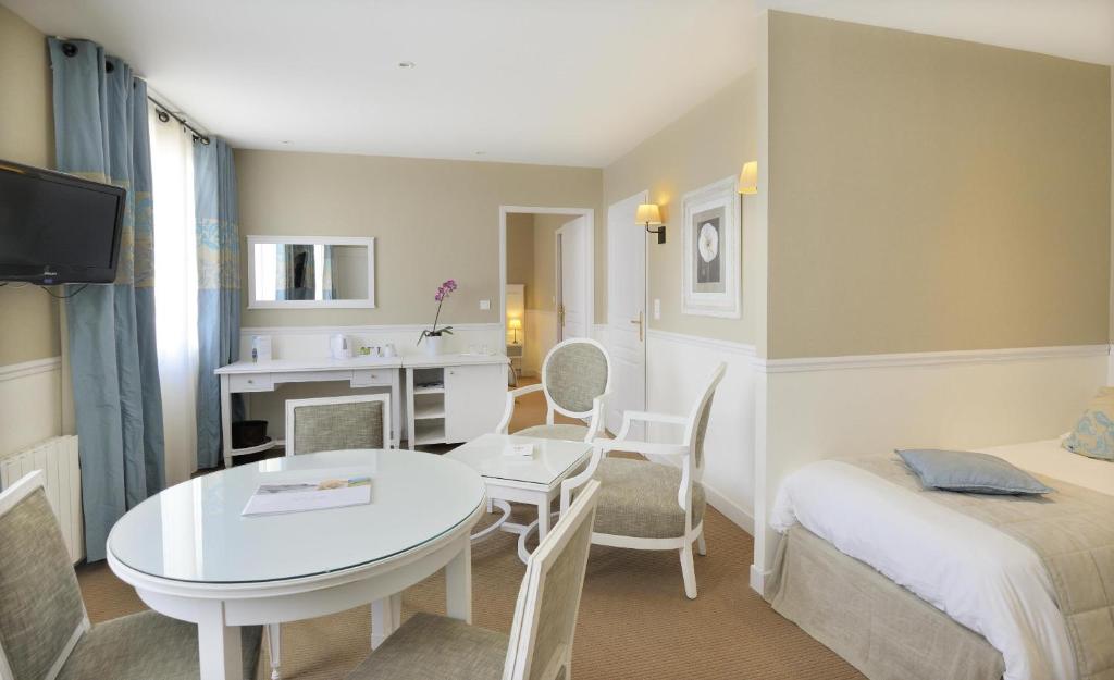 Castel Clara Thalasso & Spa - Habitación Familiar Con Vista Al Jardín