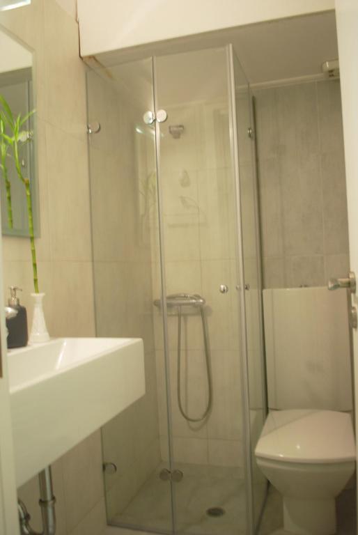 Kúpeľňa v ubytovaní Luxurious Loft with Garden