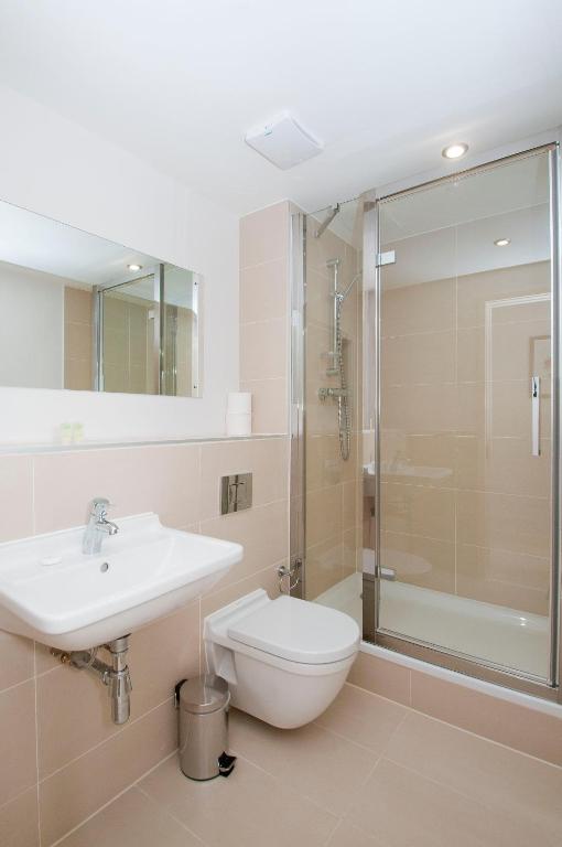 Cleyro Serviced Apartments - Finzels Reach - 