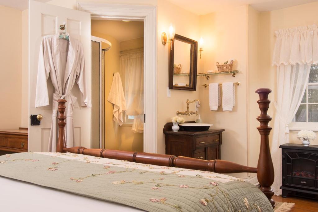 Caldwell House Bed and Breakfast - Habitación De La Reina
