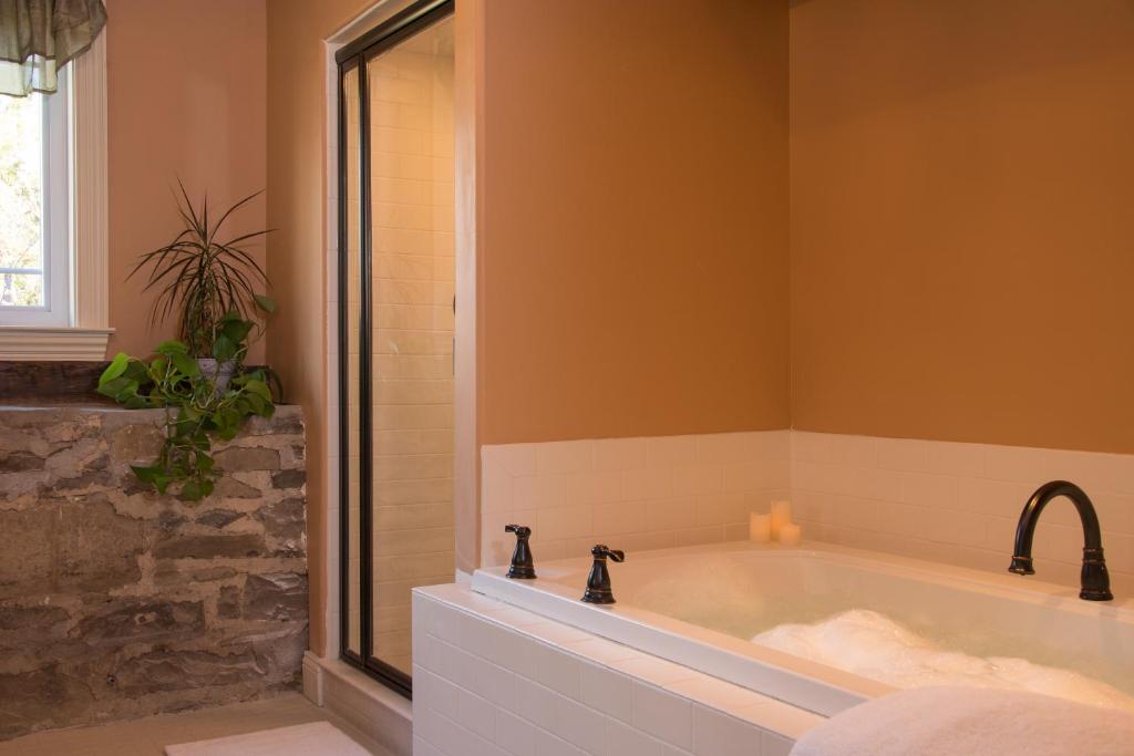 Caldwell House Bed and Breakfast - Sala De Reina De Lujo