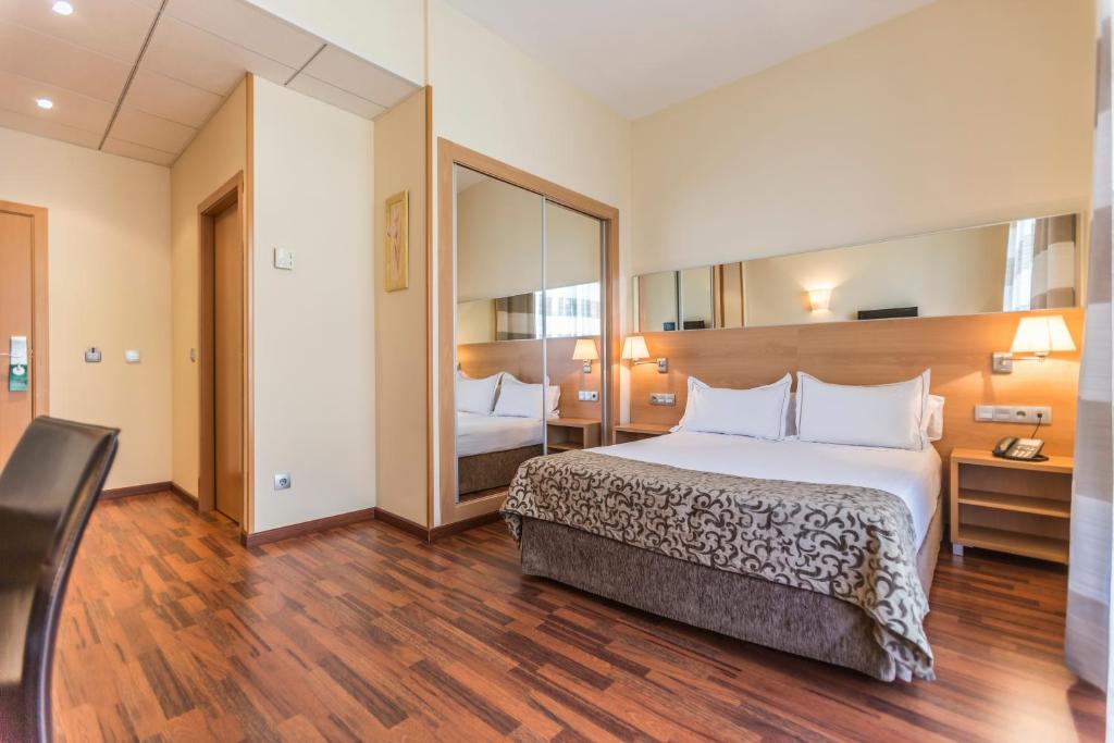 Hotel Desitges photo