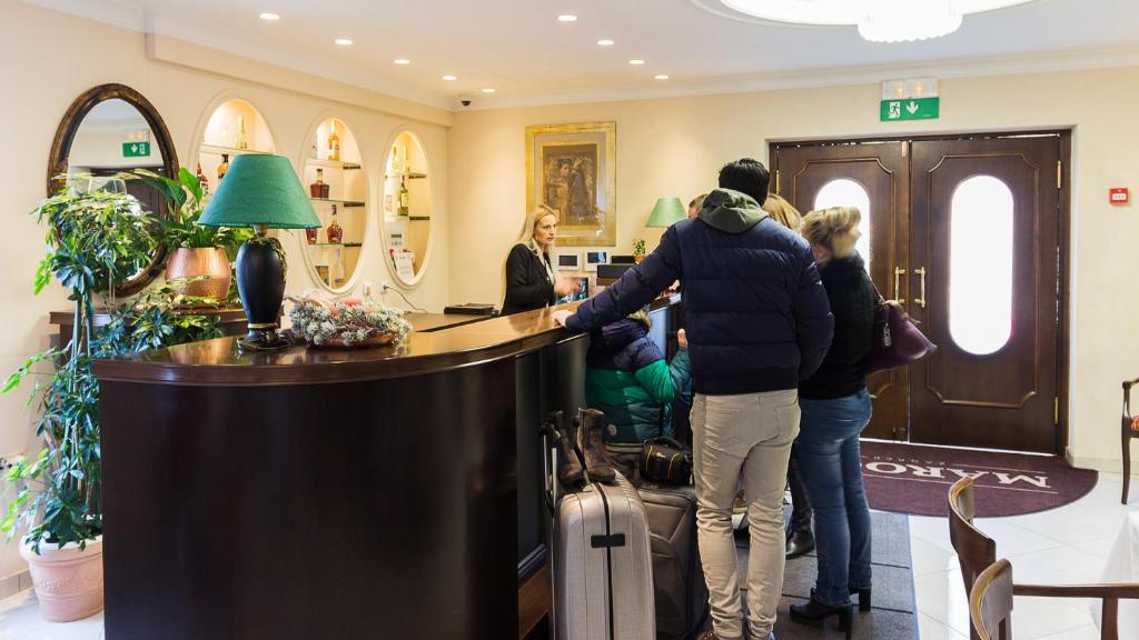 Hotel Maroon - Resim 7