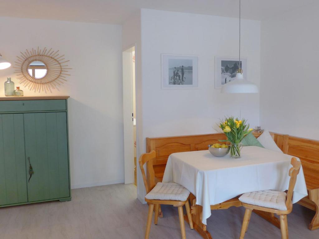 Fotografie z fotogalerie ubytování Apartment Chesa Bursella 21 by Interhome v destinaci Madulain