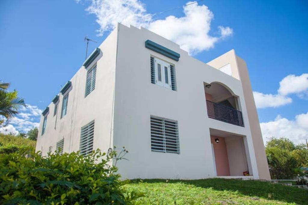 Imagen de la galería de Colinas del Atlantico Vacational House 1st floor, en Isabela