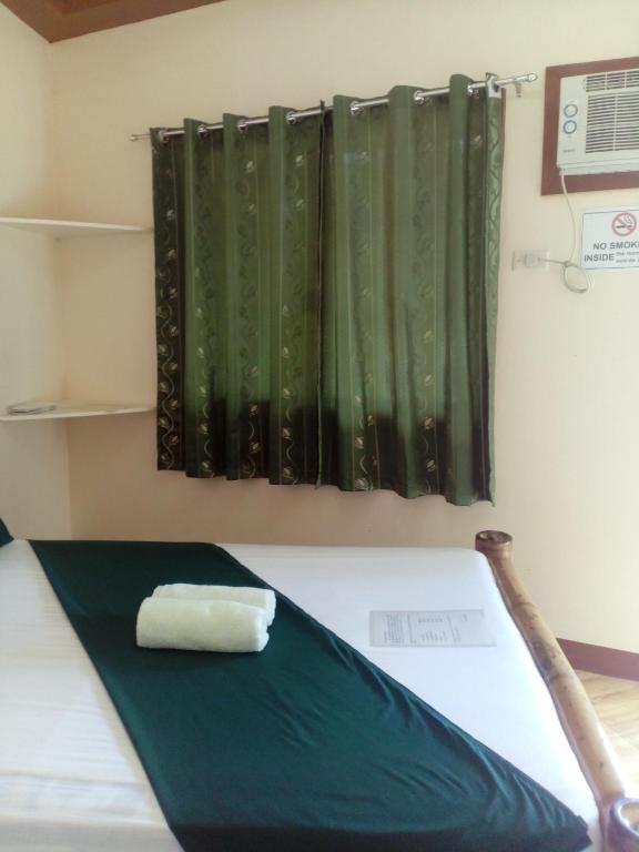 Greenhut Pension & Bar - Deluxe Double Room (2 Adults + 1 Child)