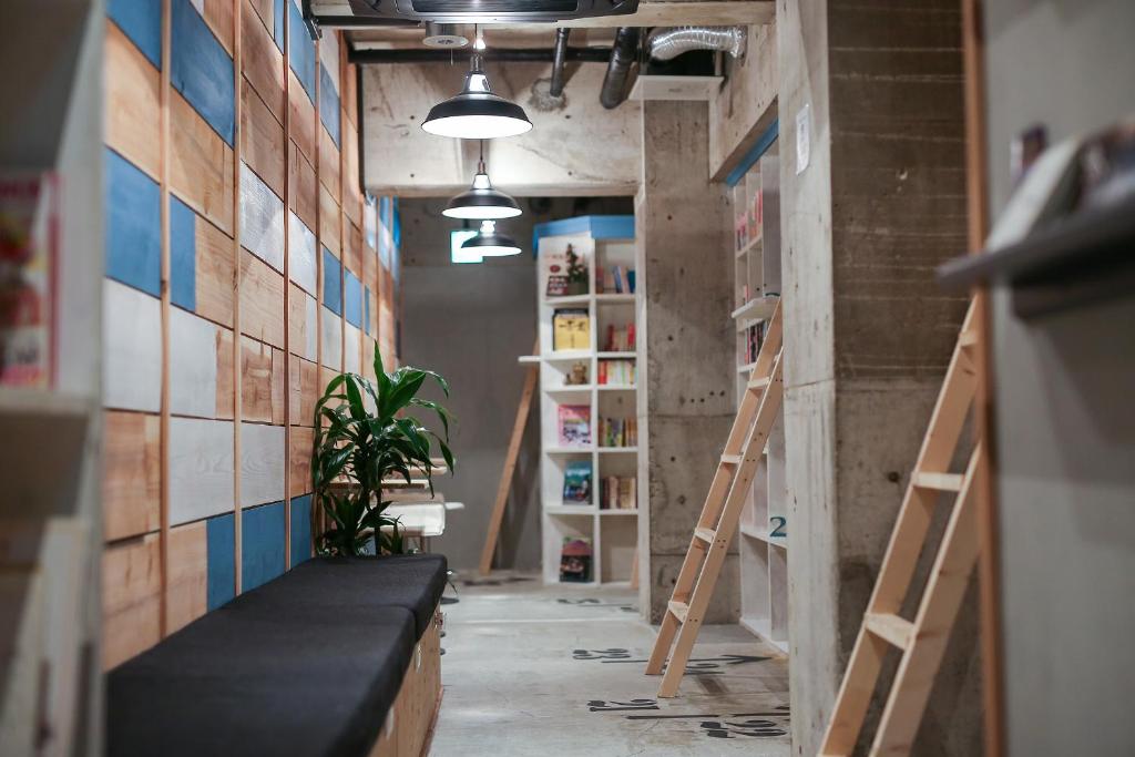 Fotografie z fotogalerie ubytování bnbplus Niigata Book Inn v destinaci Niigata