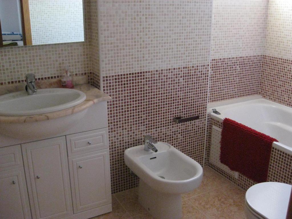 A bathroom at Hello Oliva Beach Ana